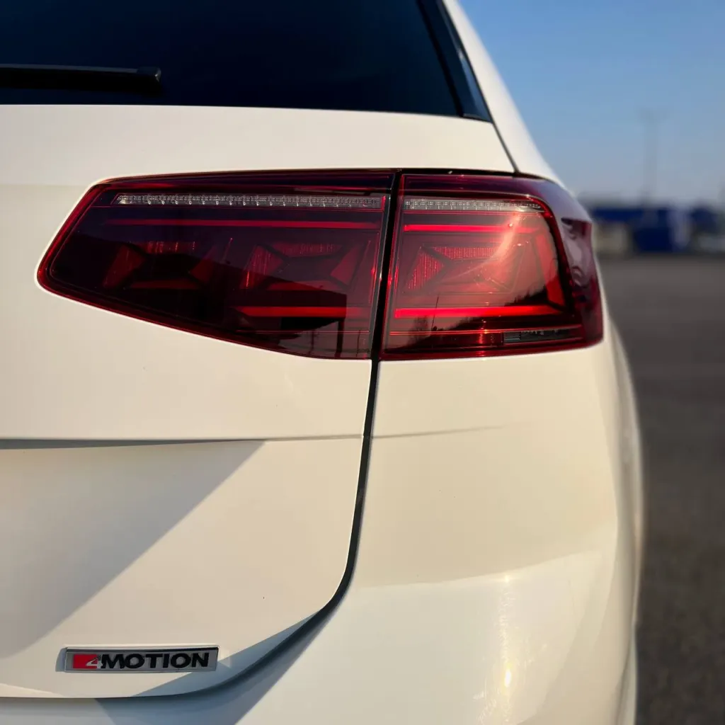 Volkswagen Passat Alltrack — фото 10