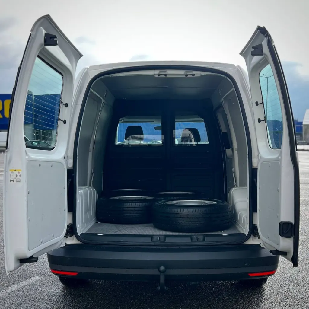 Volkswagen Caddy Maxi — фото 8