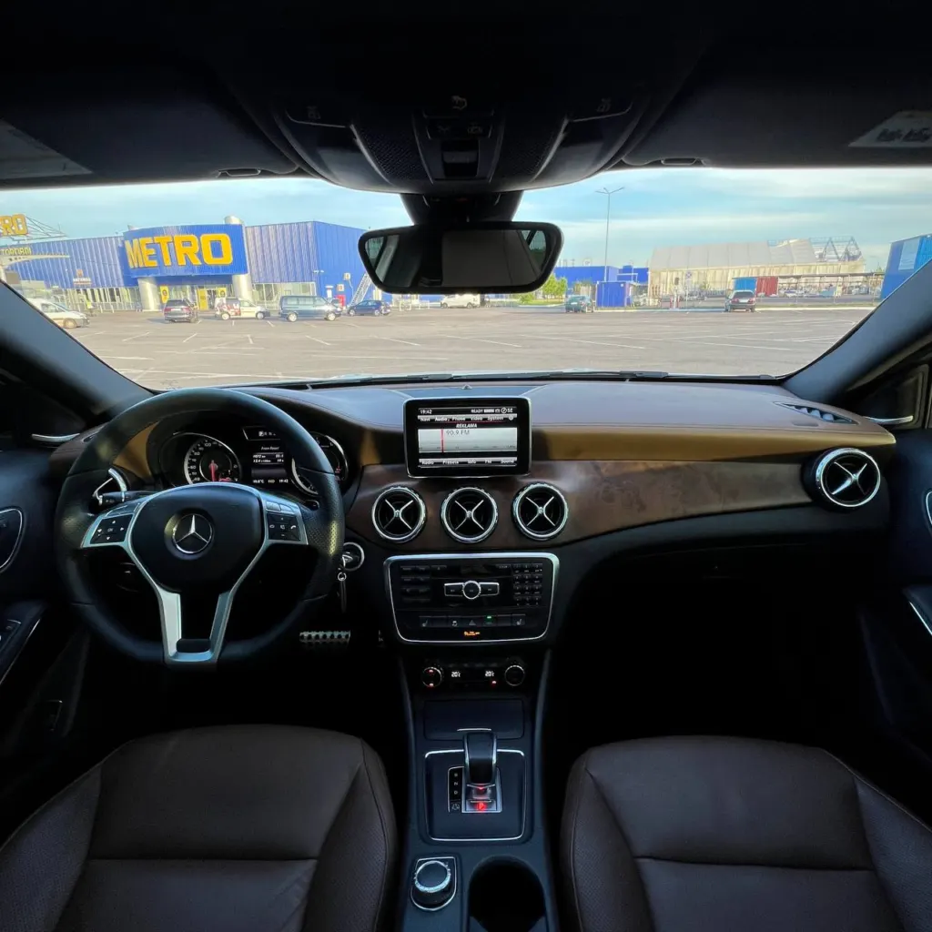 Mercedes-Benz GLA 45 AMG — фото 10