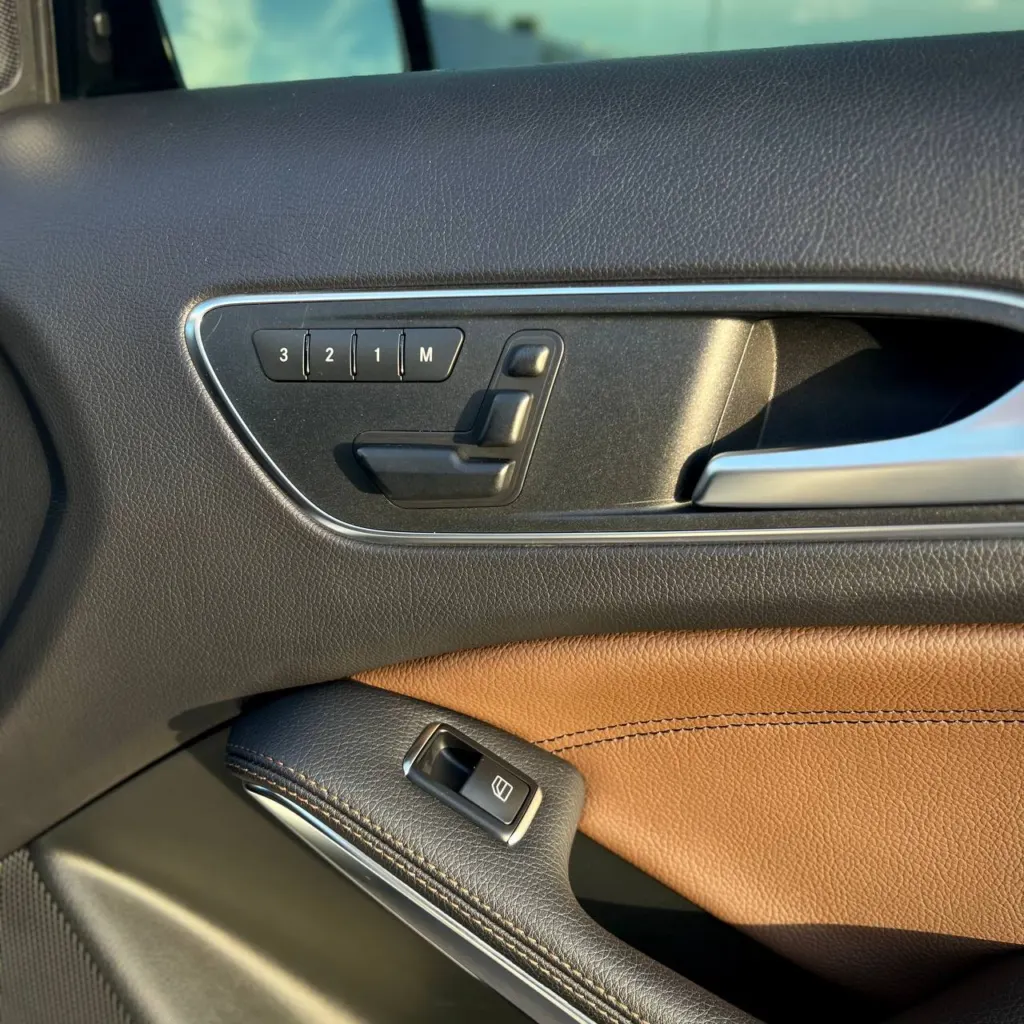 Mercedes-Benz GLA 45 AMG — фото 11