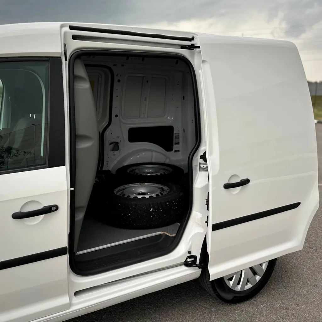 Volkswagen Caddy — фото 10