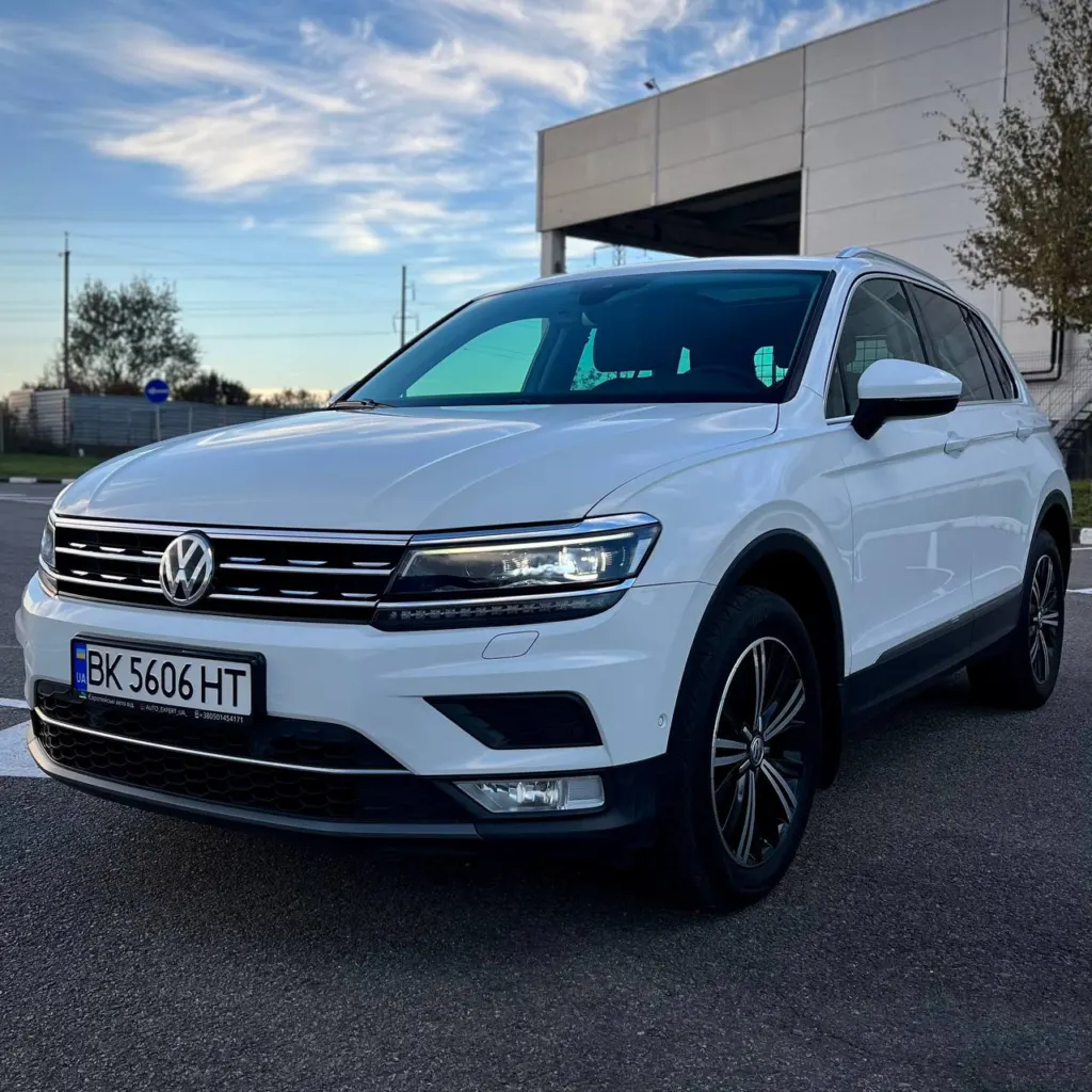 Volkswagen Tiguan — фото 1