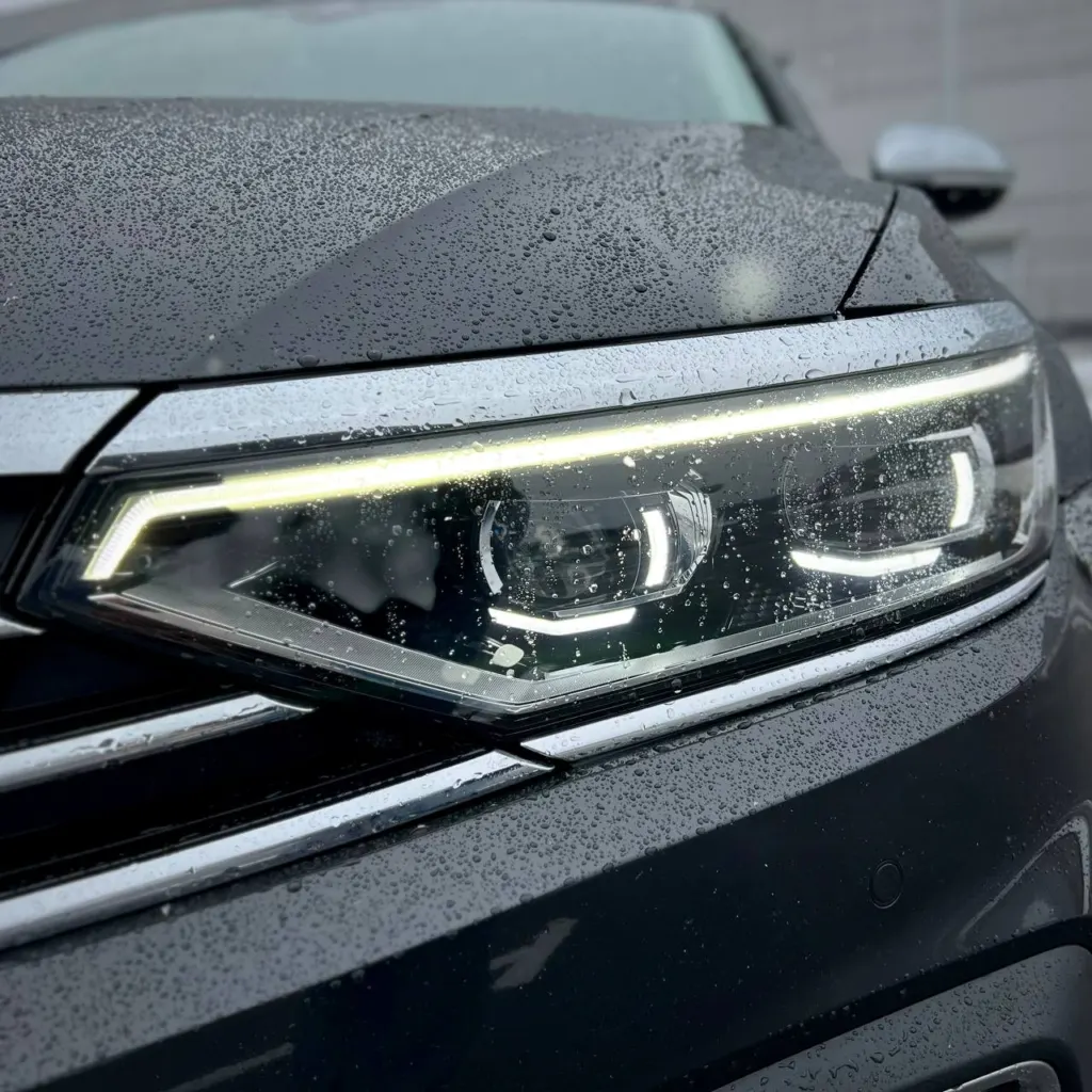 Volkswagen Passat Alltrack — фото 10