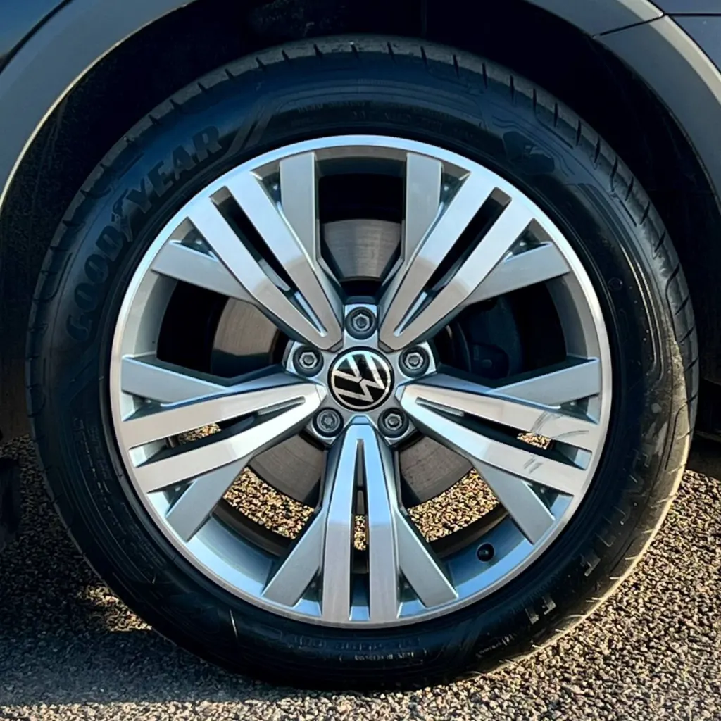 Volkswagen Passat Alltrack — фото 11