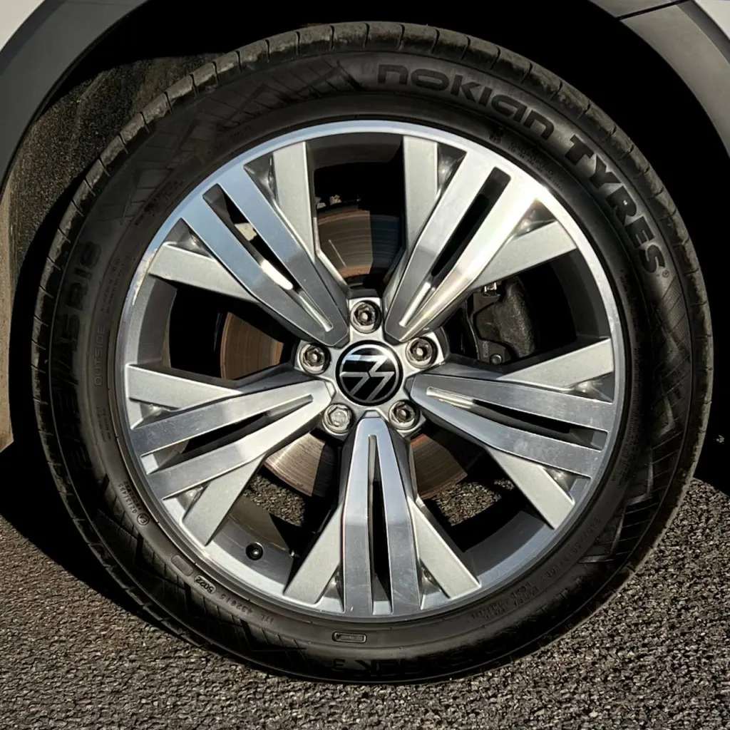 Volkswagen Passat Alltrack — фото 11