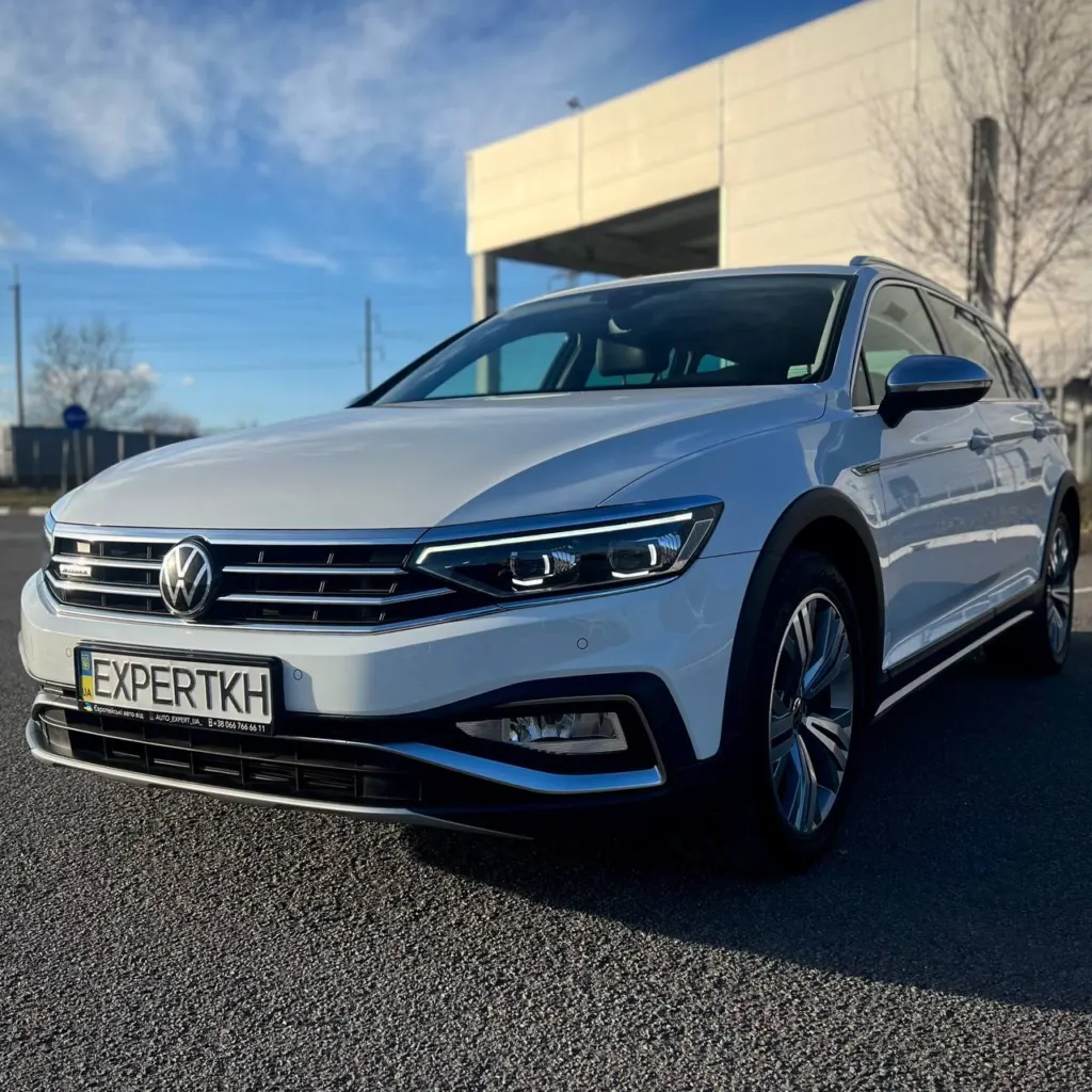 Volkswagen Passat Alltrack — фото 1