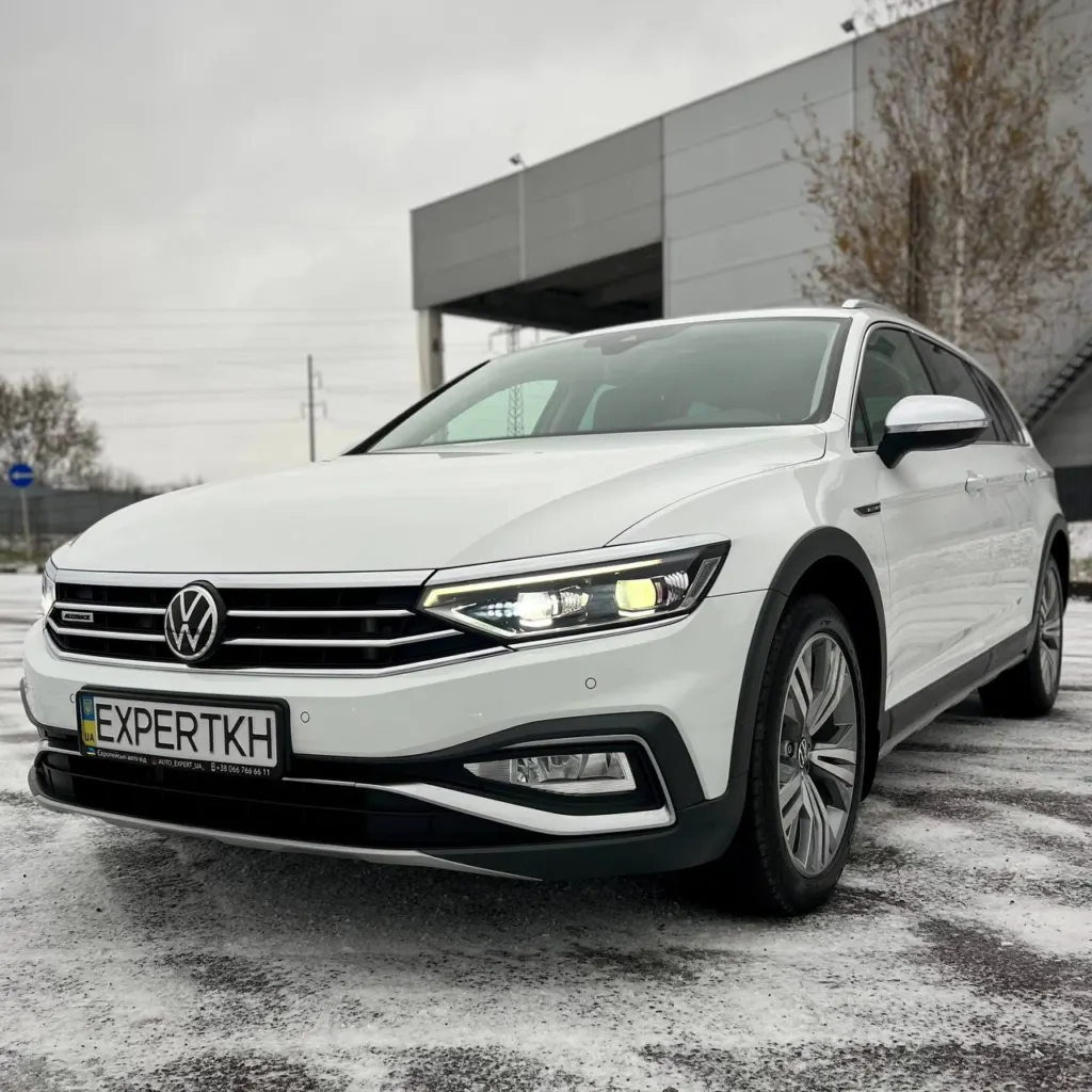 Volkswagen Passat Alltrack — фото 1