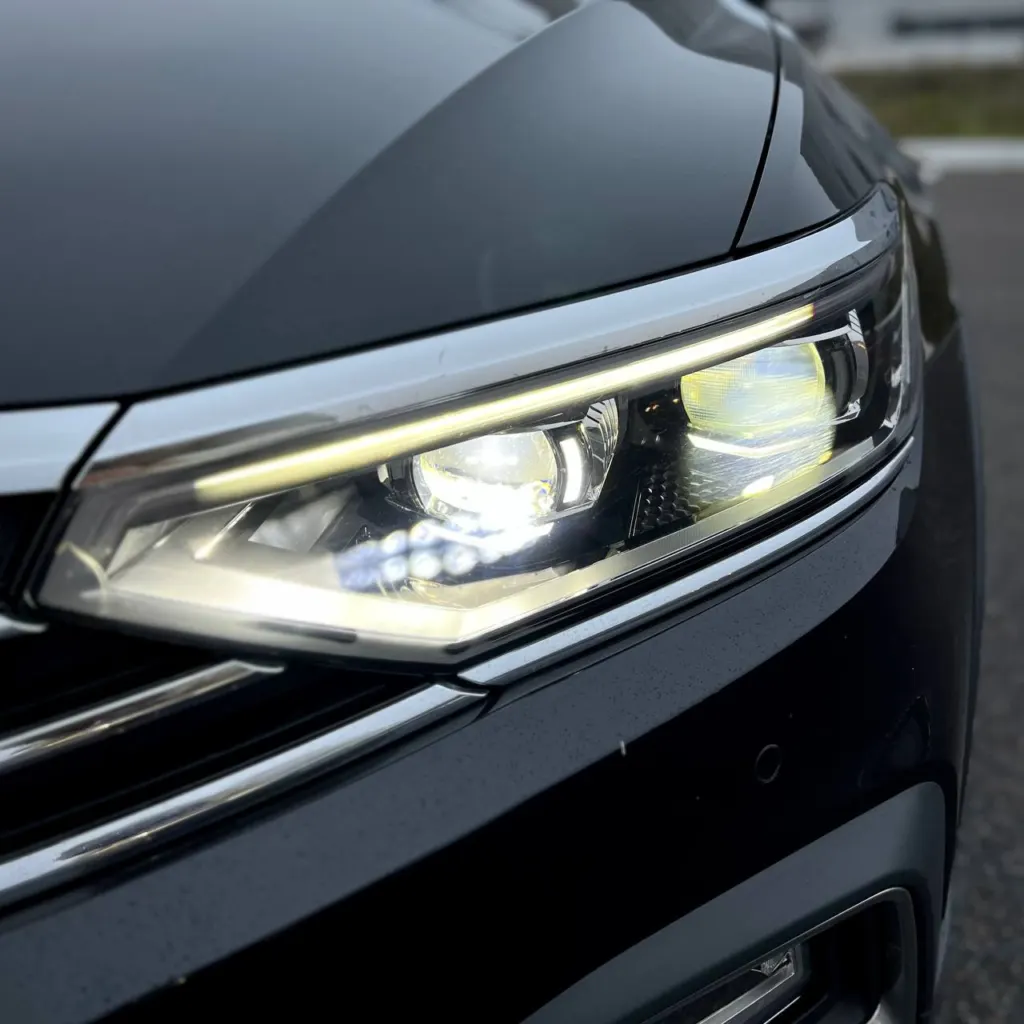 Volkswagen Passat Alltrack — фото 9