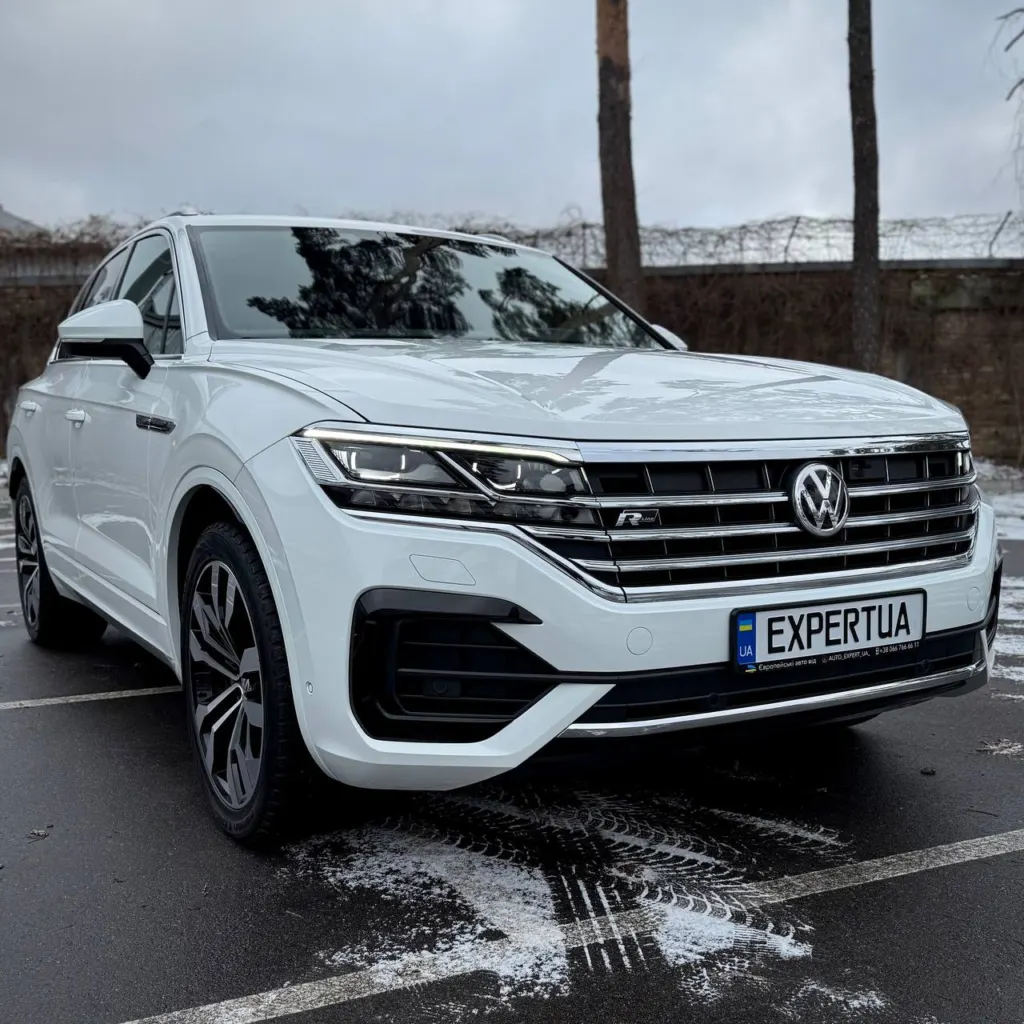 Volkswagen Touareg — фото 9
