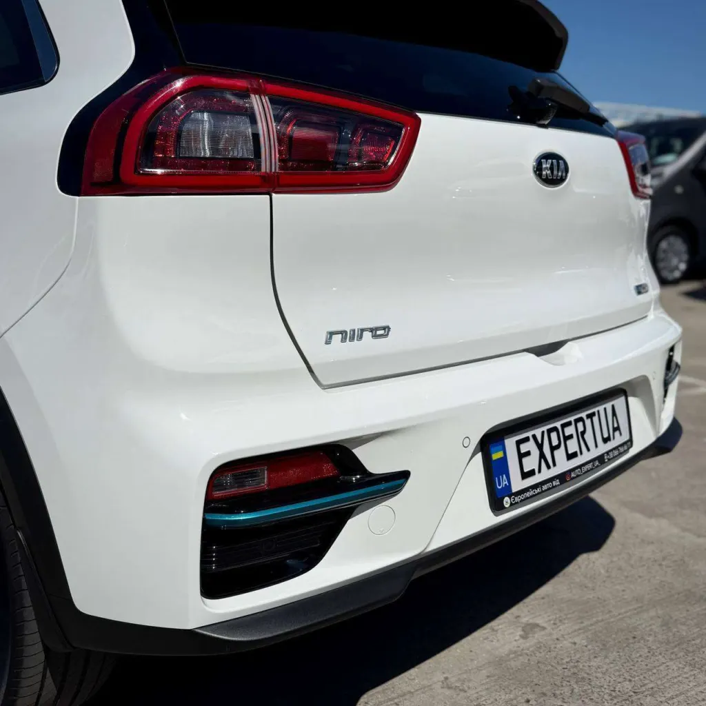 Kia e-Niro — фото 11