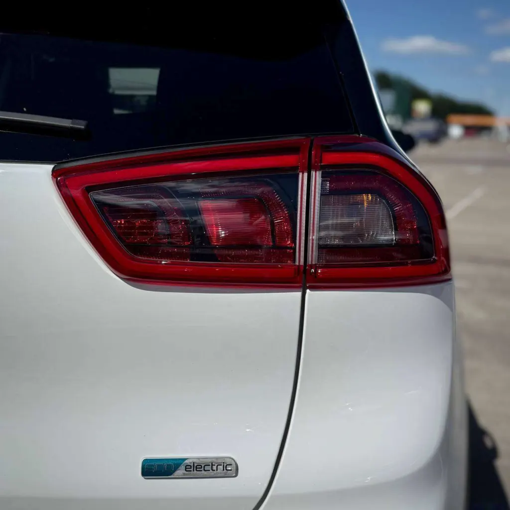 Kia e-Niro — фото 12