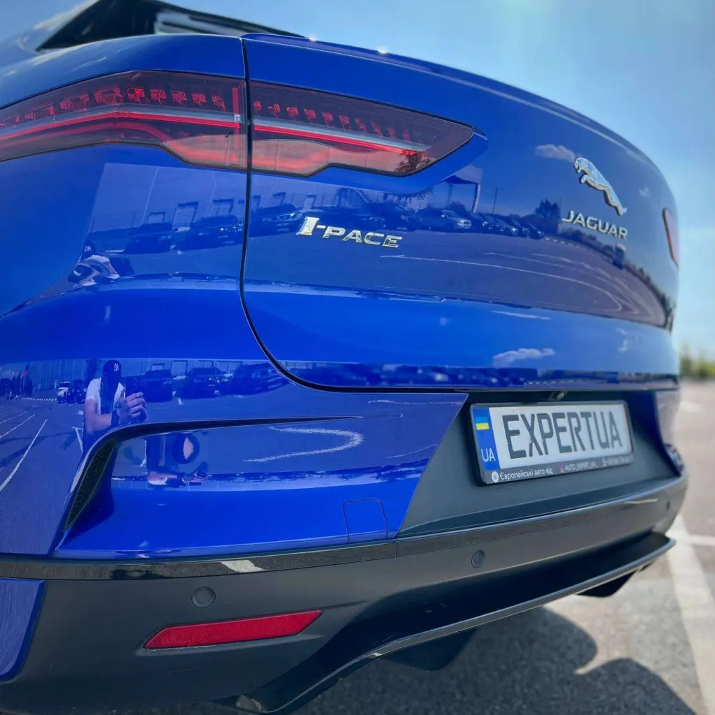 Jaguar I-Pace EV400 — фото 10