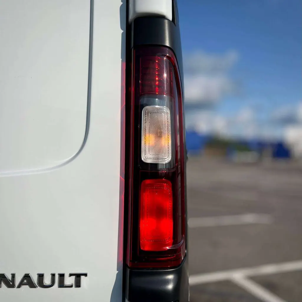 Renault Trafic Long — фото 9