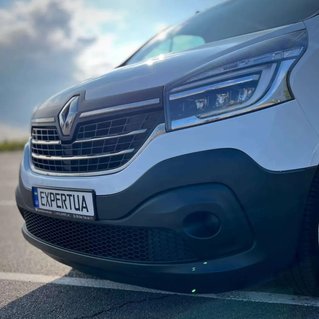 Renault Trafic Long — фото 11