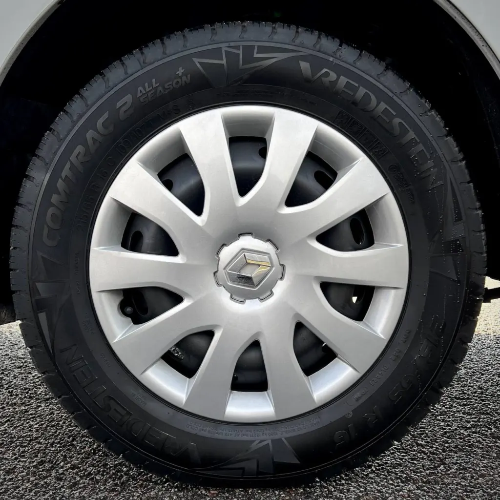 Renault Trafic — фото 11