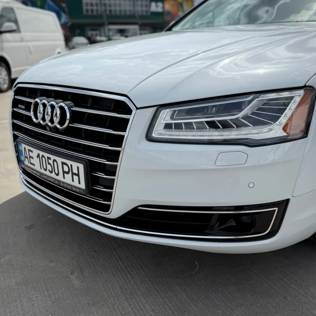 Audi A8 L — фото 12