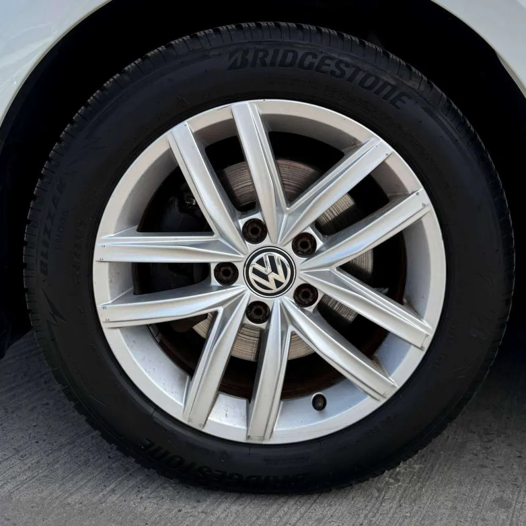 Volkswagen Golf — фото 11