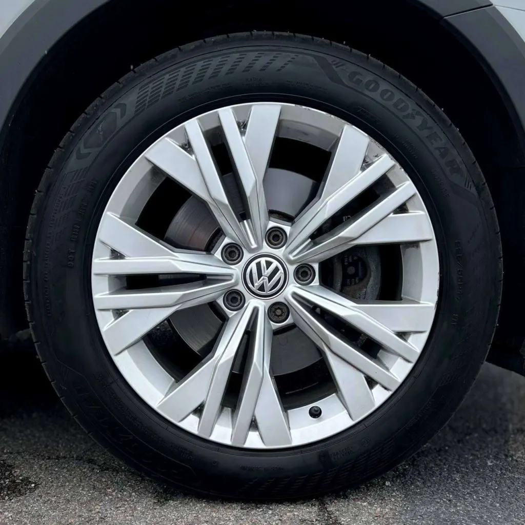 Volkswagen Passat Alltrack — фото 10