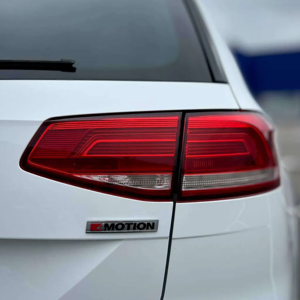 Volkswagen Passat Alltrack — фото 11