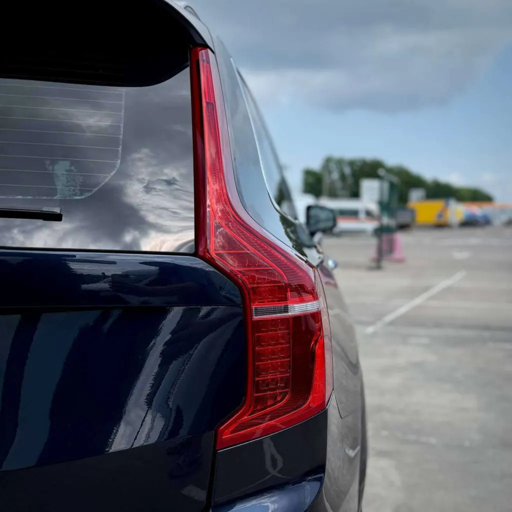 Volvo XC90 — фото 11