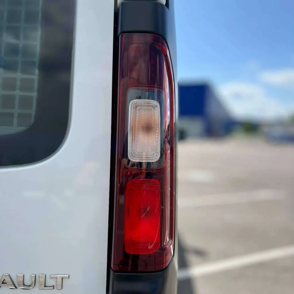 Renault Trafic — фото 10