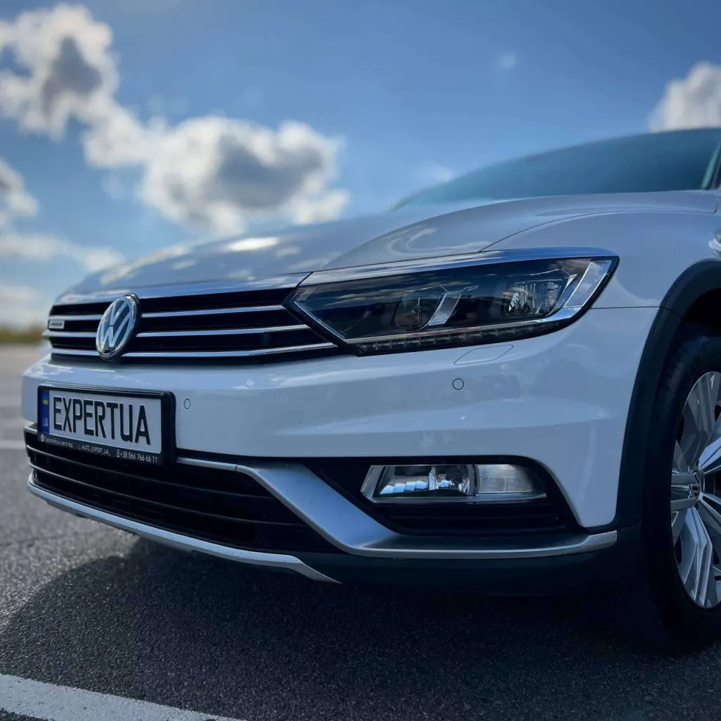 Volkswagen Passat Alltrack — фото 11