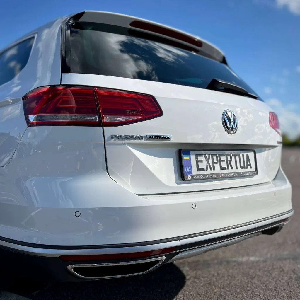 Volkswagen Passat Alltrack — фото 12