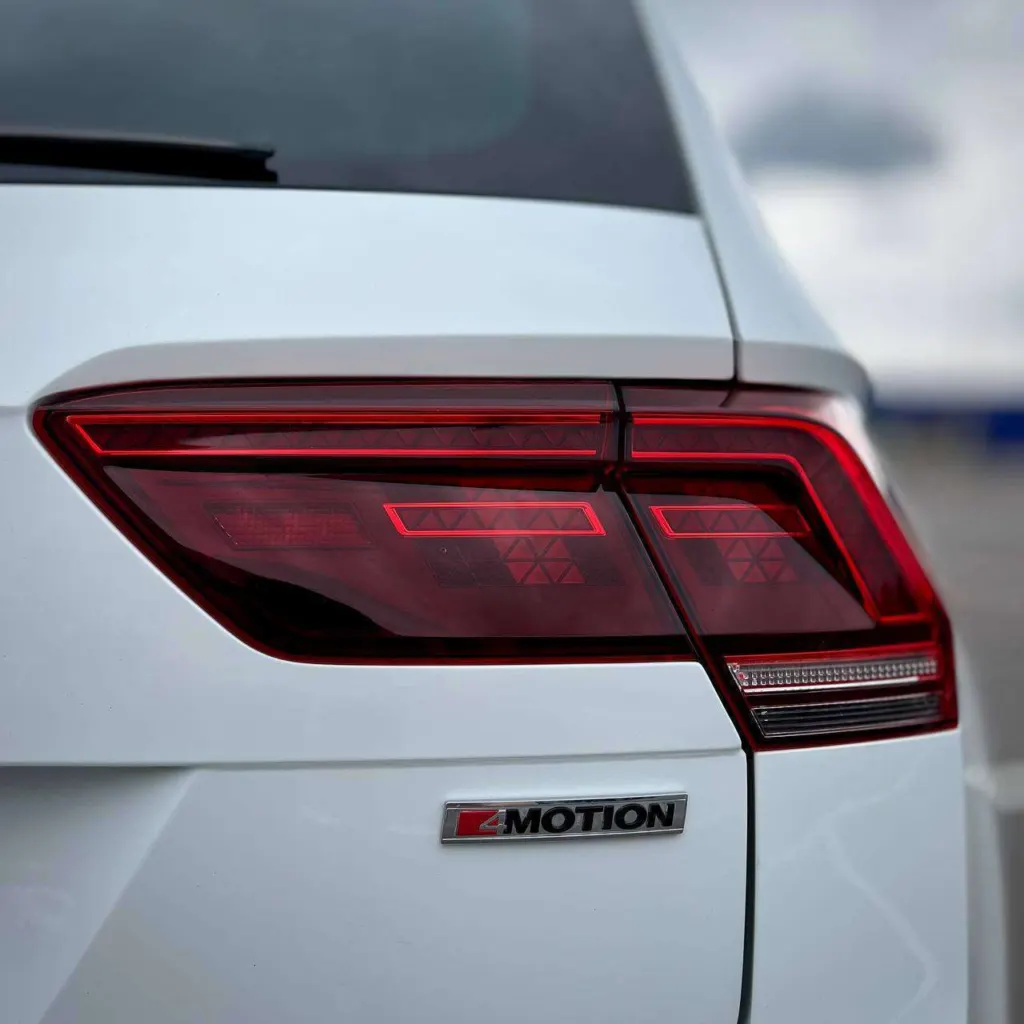 Volkswagen Tiguan — фото 10