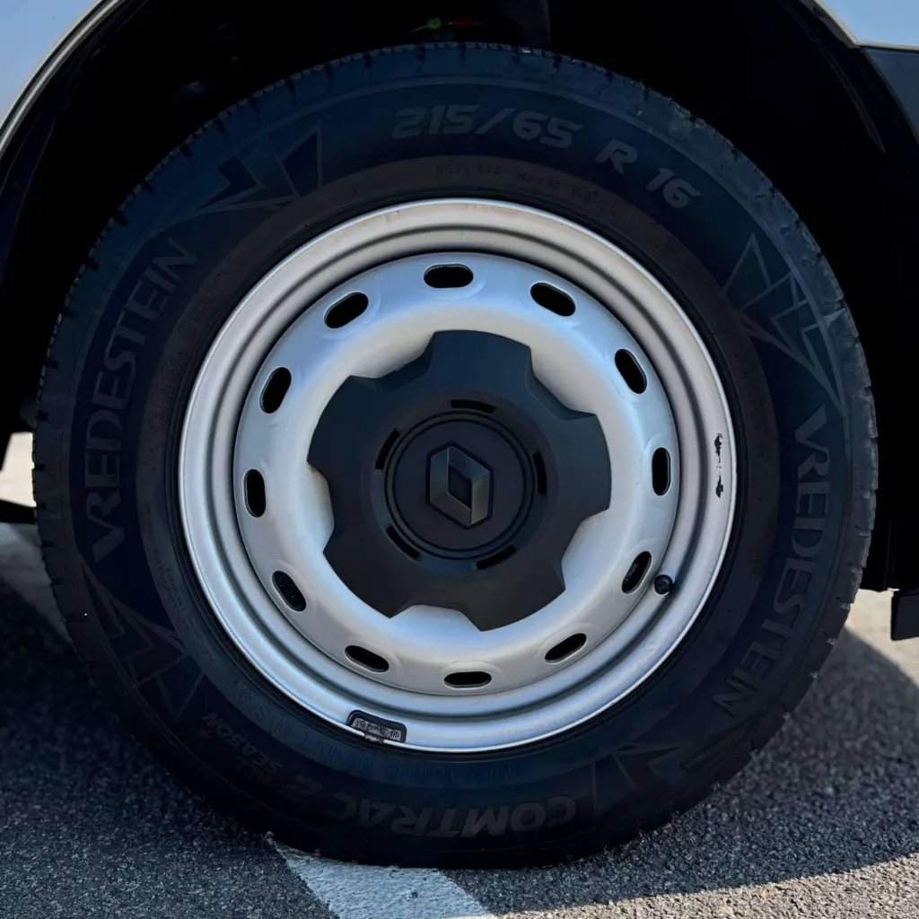 Renault Trafic — фото 11