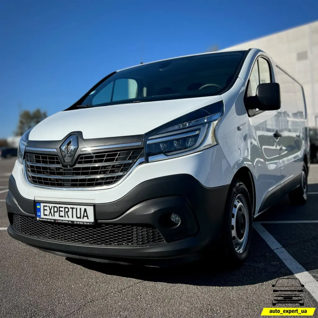 Renault Trafic — фото 1