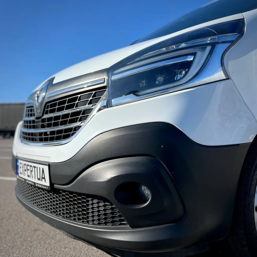 Renault Trafic — фото 11