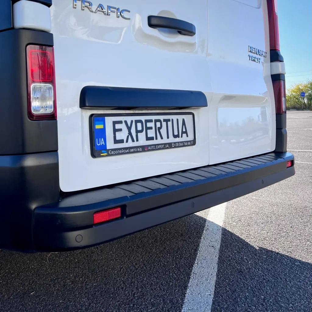 Renault Trafic — фото 12