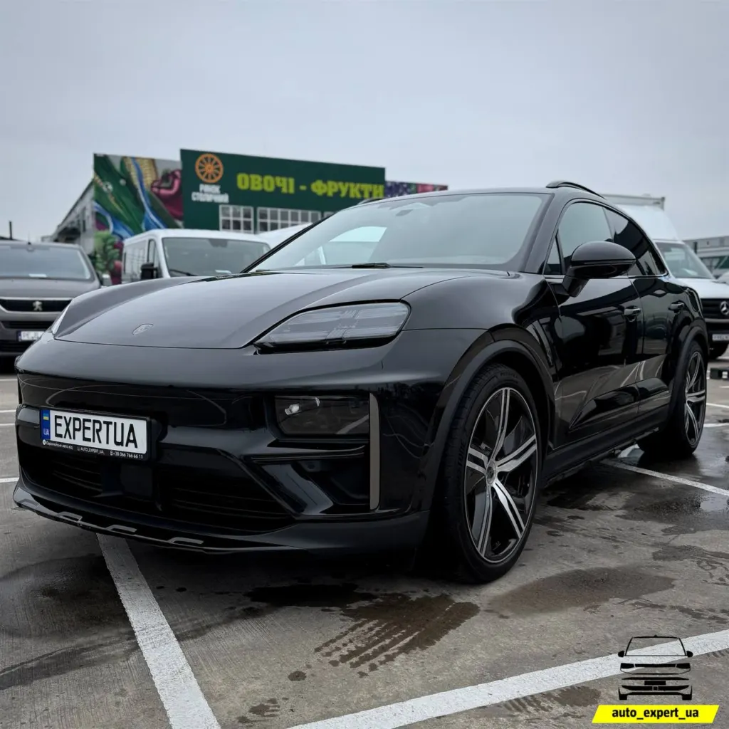 Porsche Macan Turbo Electric 2024