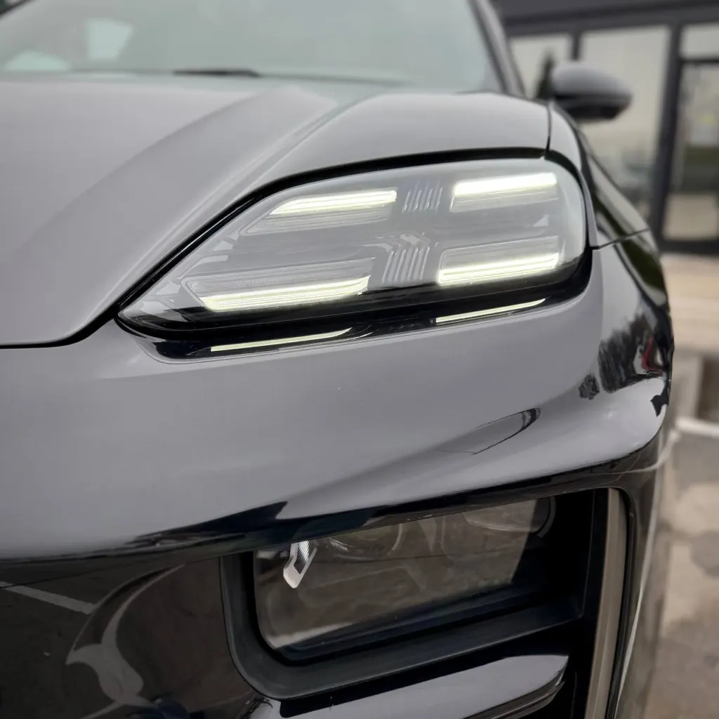 Porsche Macan Turbo Electric — фото 9