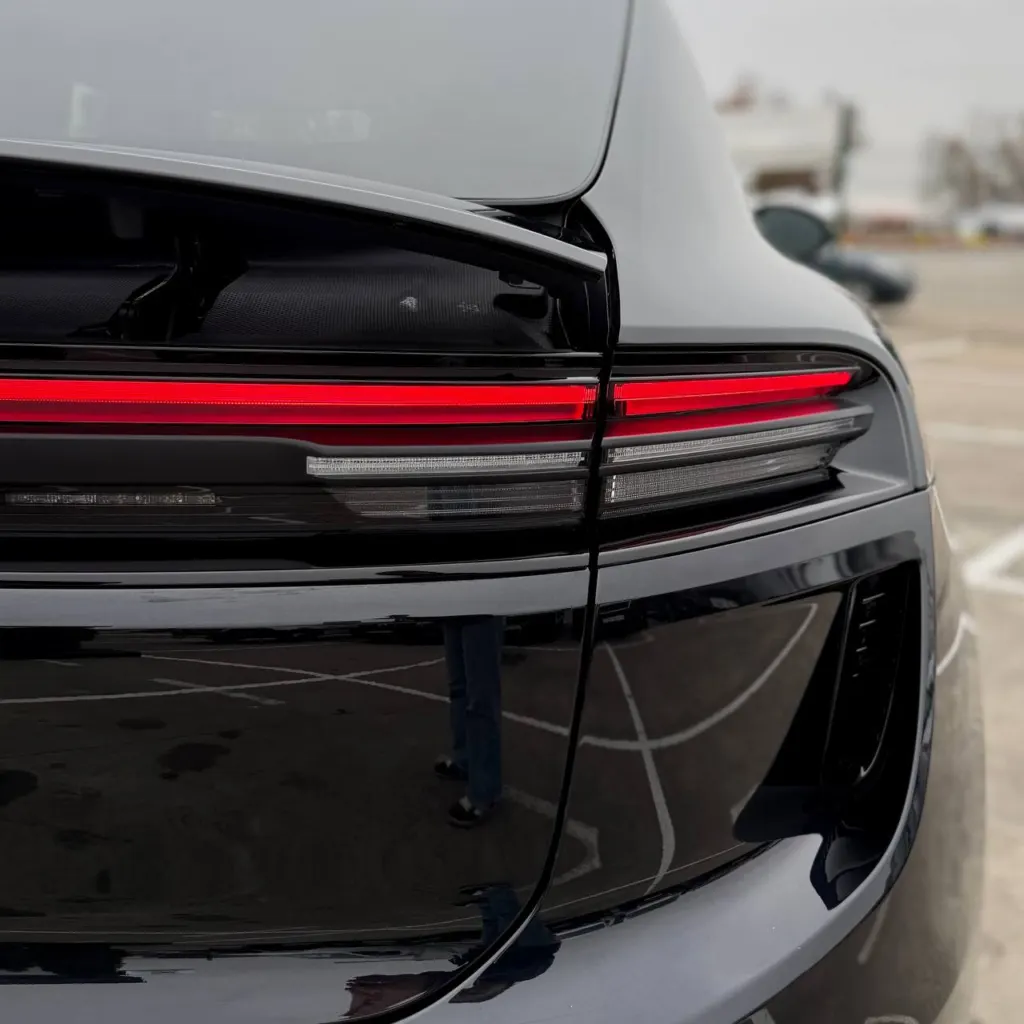 Porsche Macan Turbo Electric — фото 10