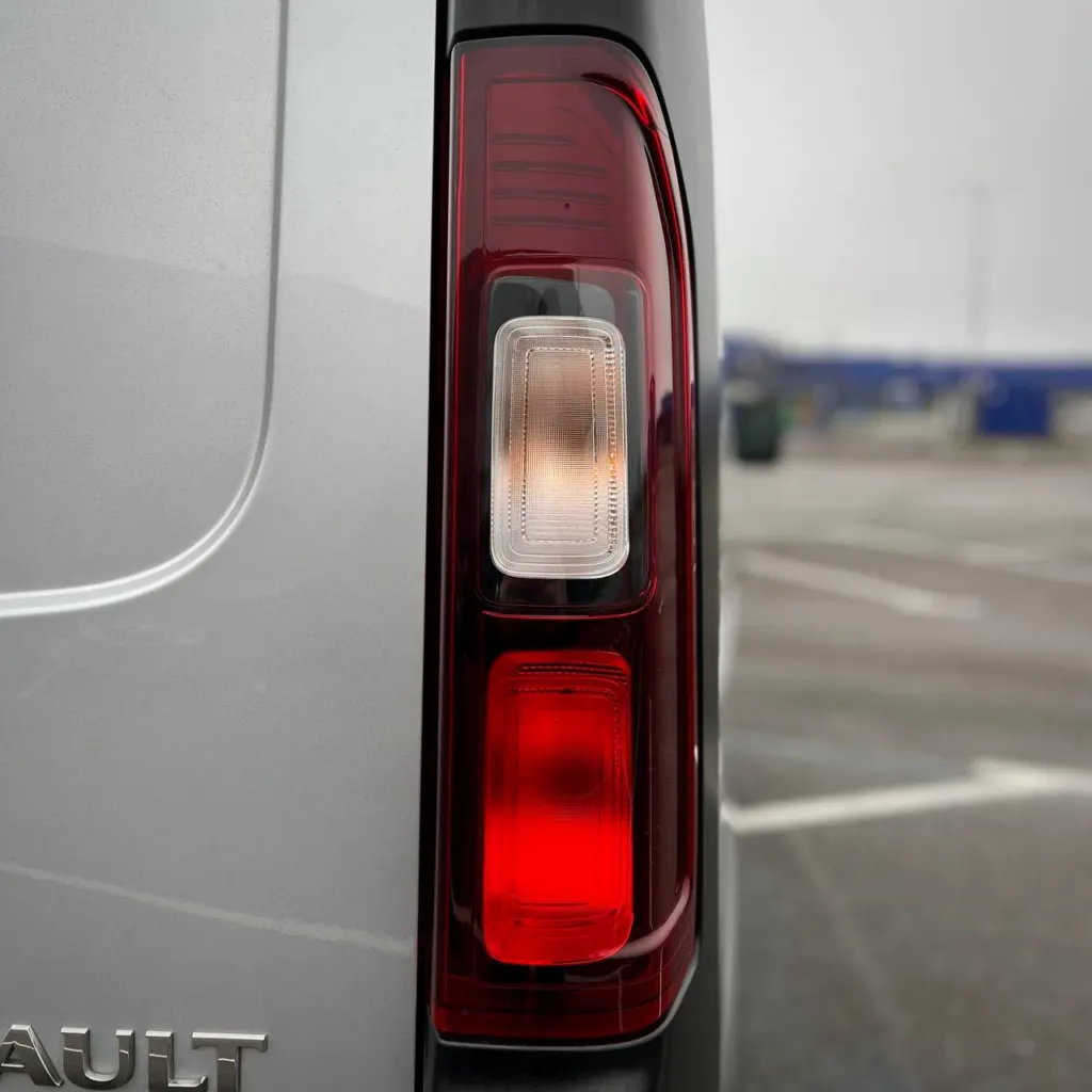 Renault Trafic — фото 10