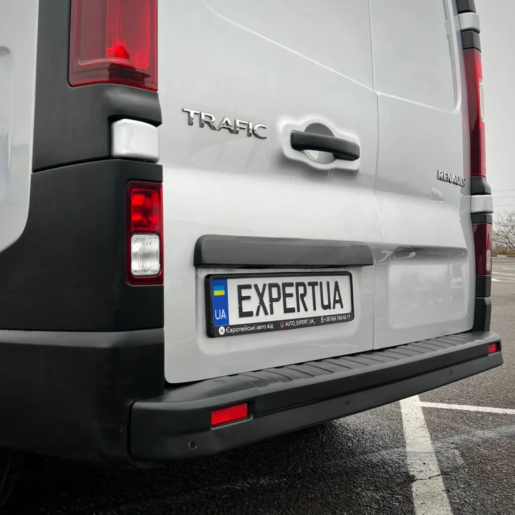 Renault Trafic — фото 12