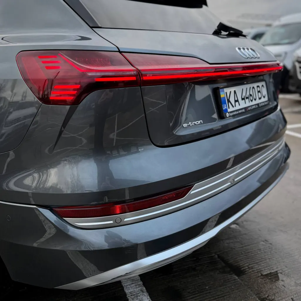 Audi E-tron 55 Quattro Prestige — фото 12