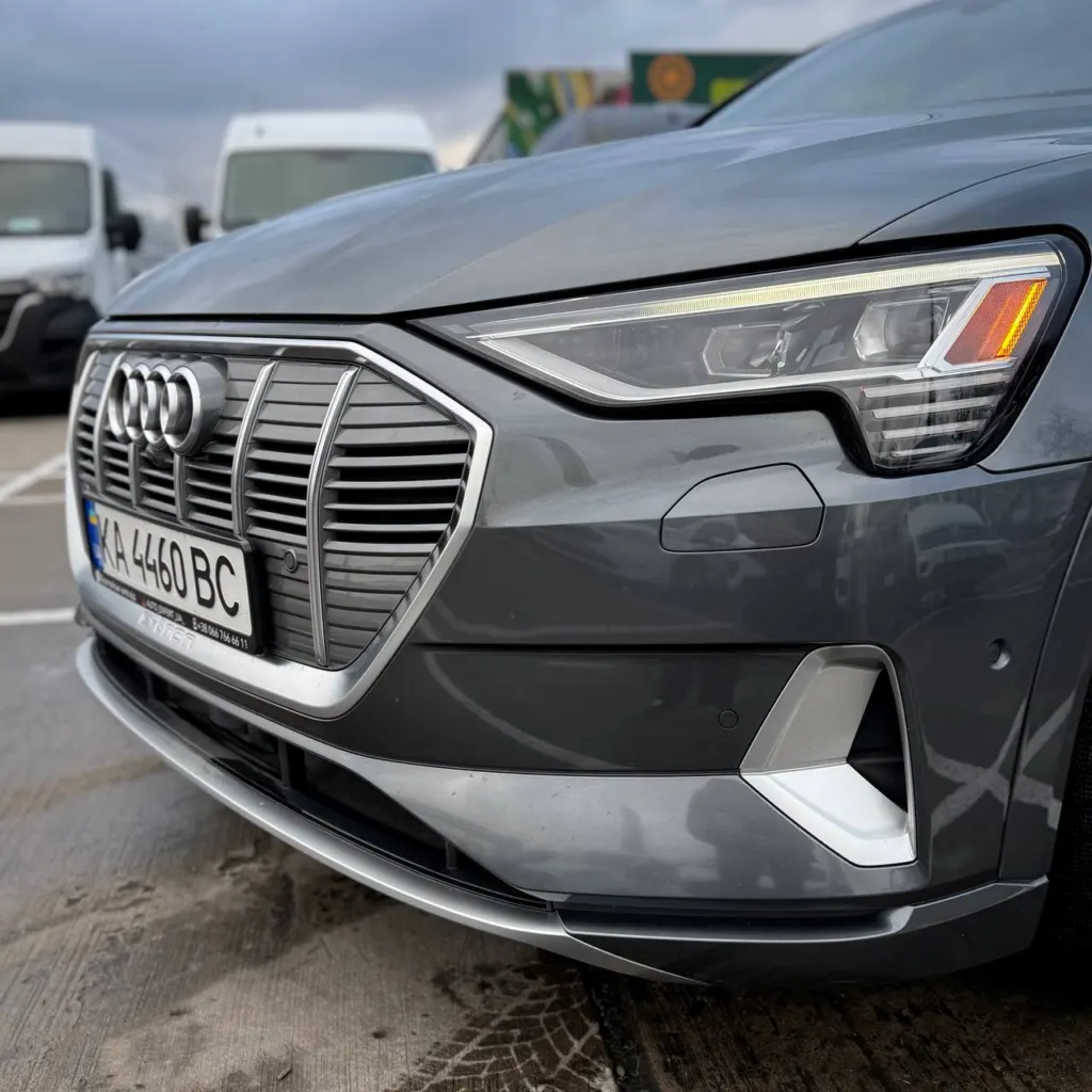 Audi E-tron 55 Quattro Prestige — фото 11