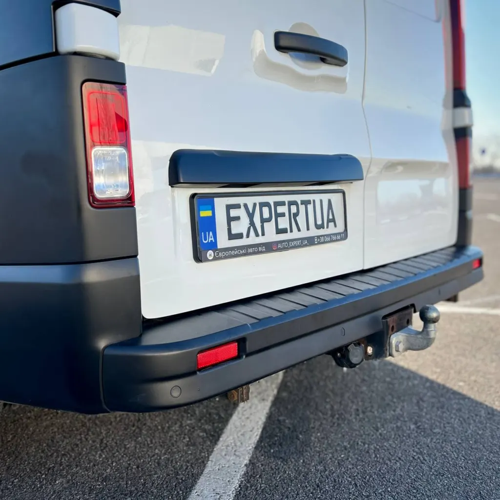 Renault Trafic — фото 12