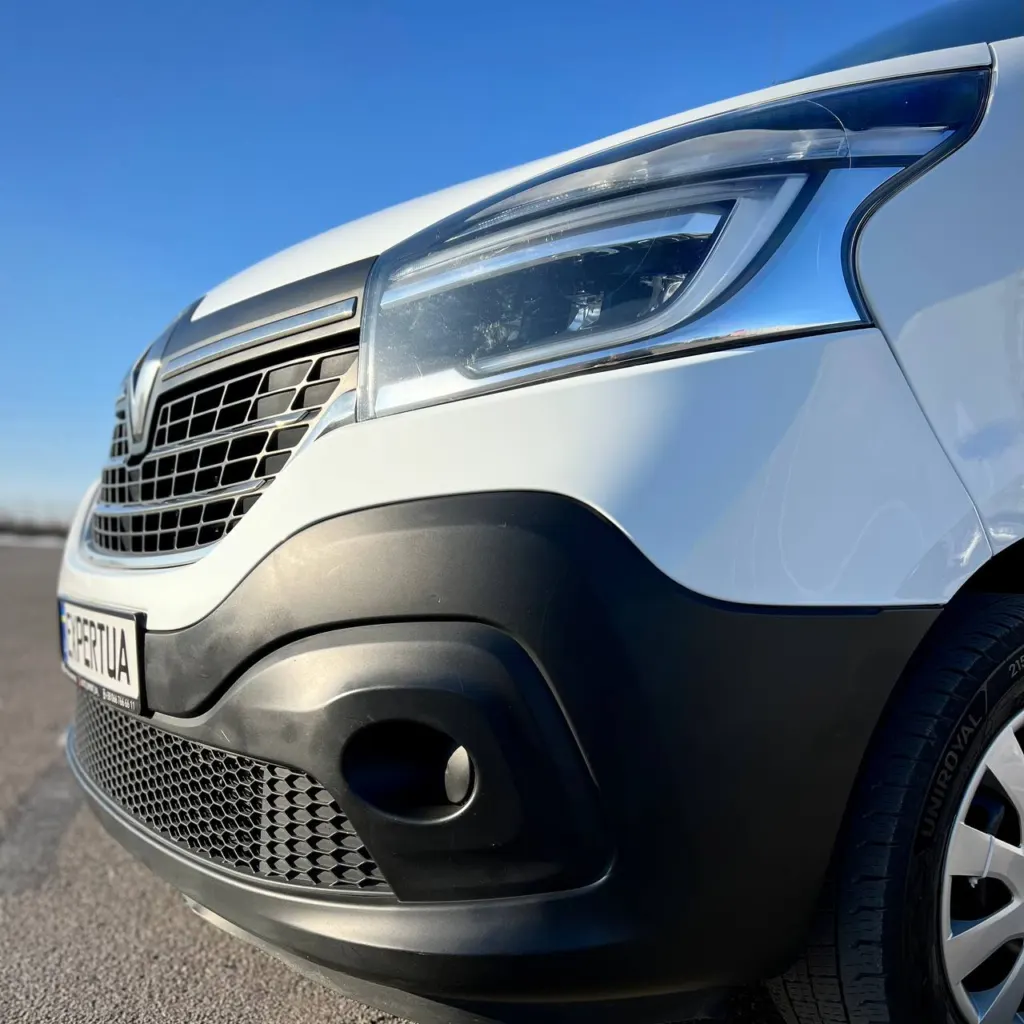 Renault Trafic — фото 11