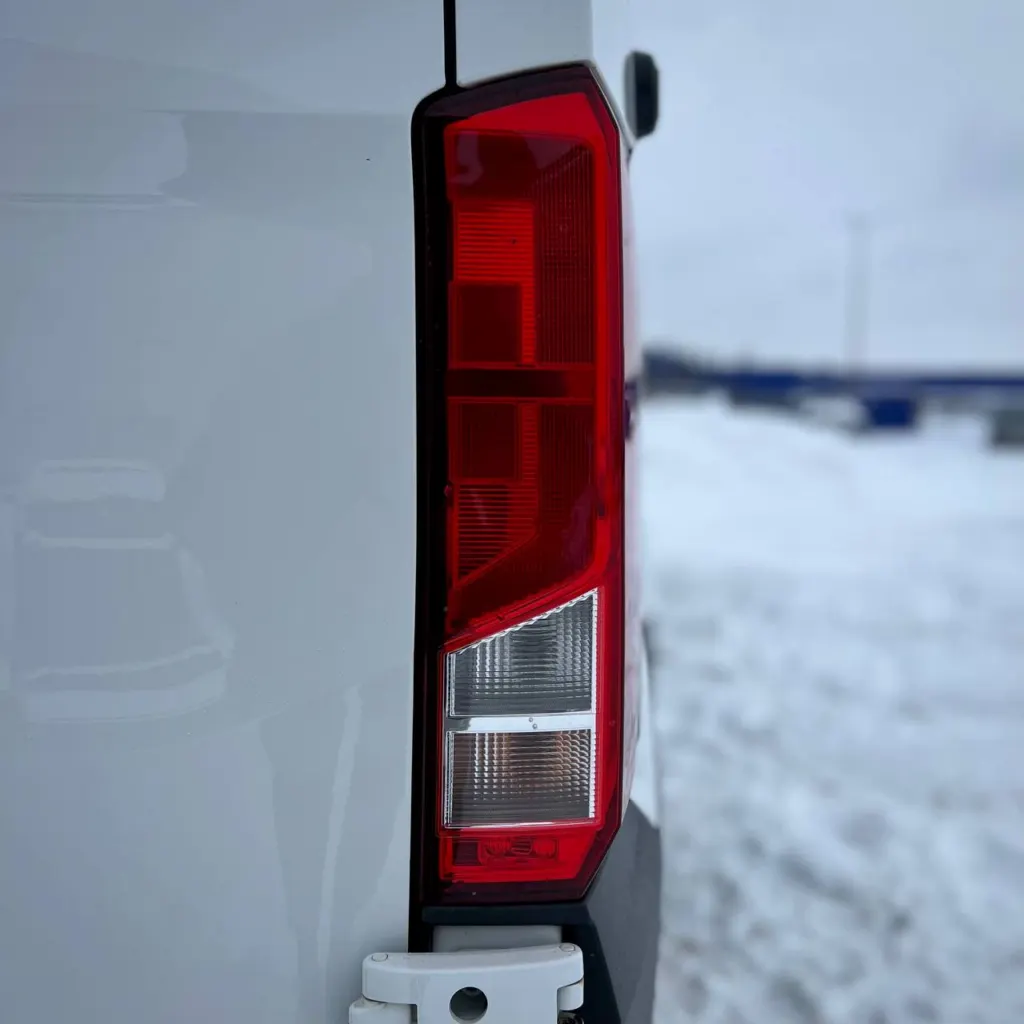 Volkswagen Crafter L4H2 (Extra Long) — фото 10