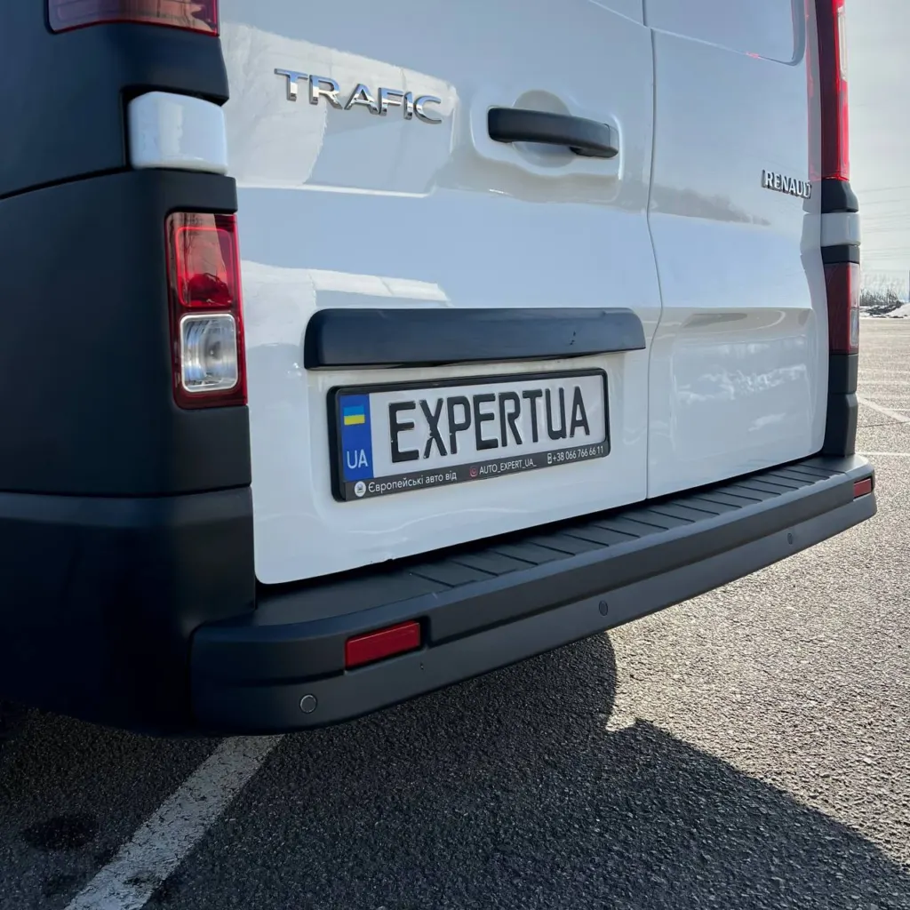 Renault Trafic Long — фото 12