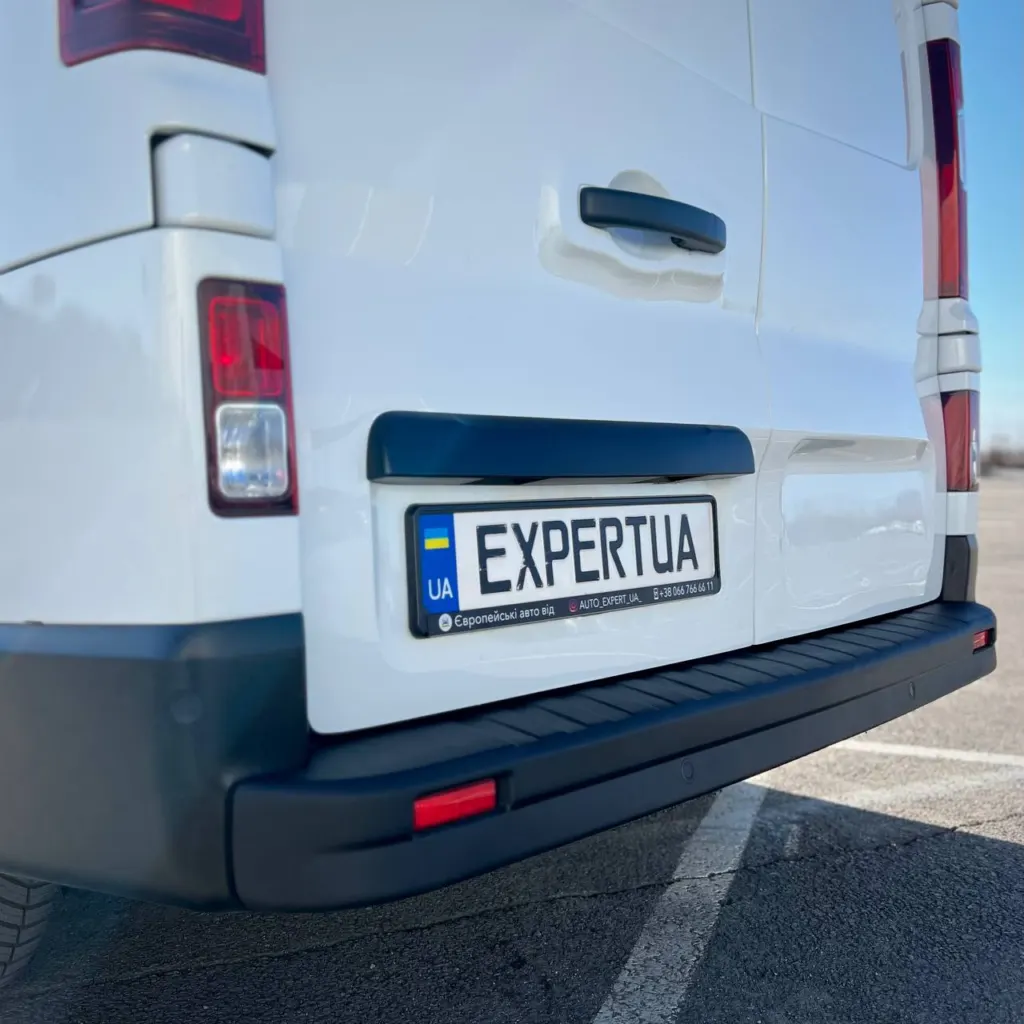 Renault Trafic Long — фото 12