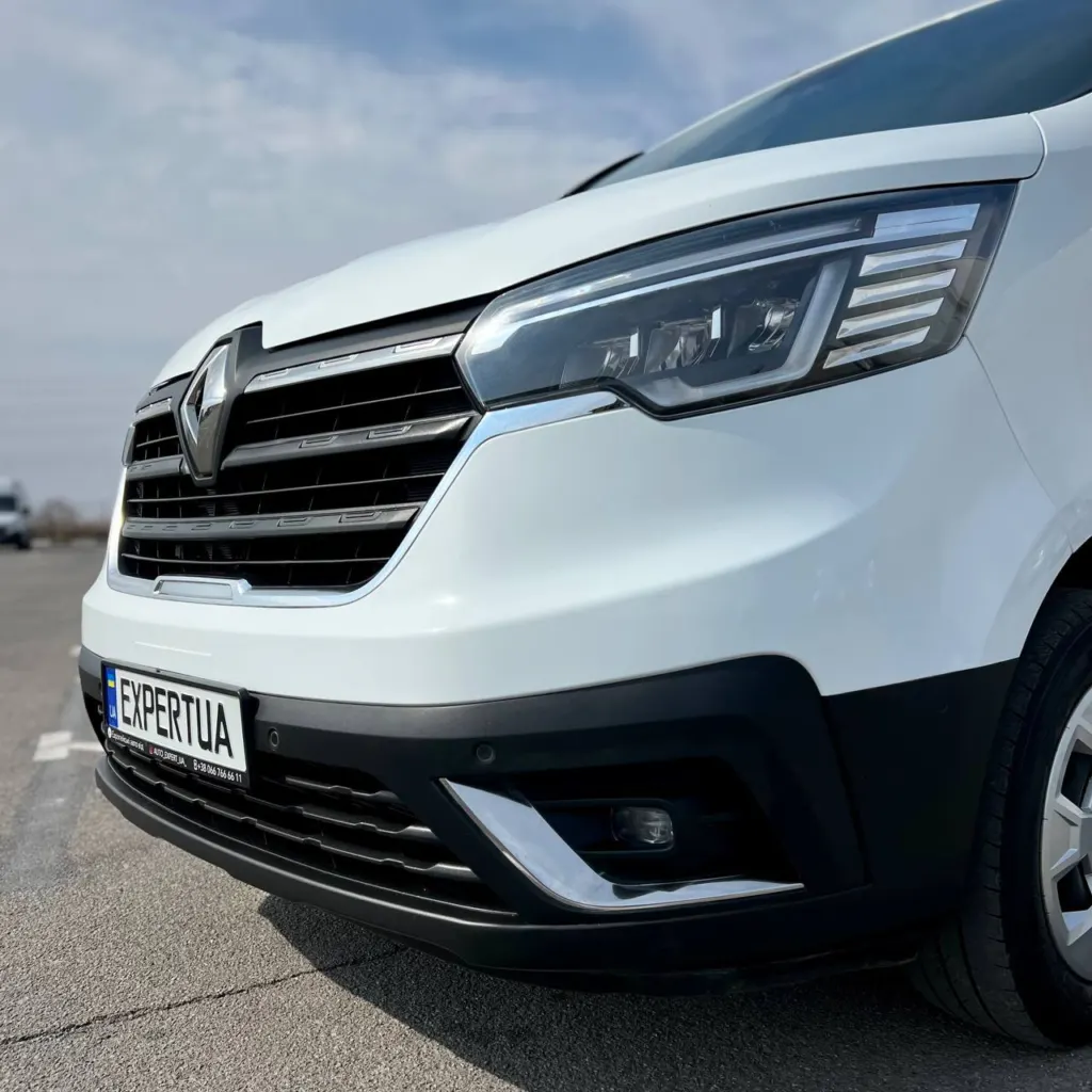 Renault Trafic Long — фото 12