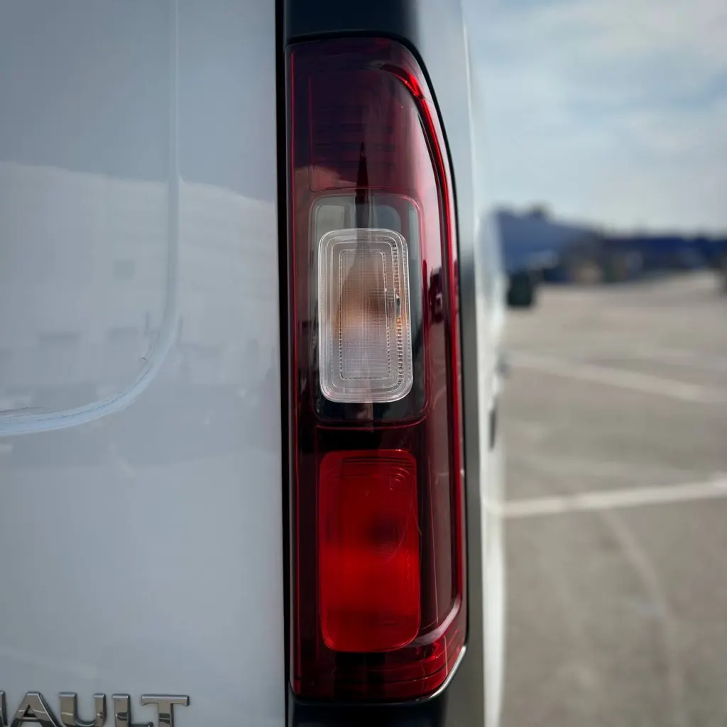 Renault Trafic Long — фото 10