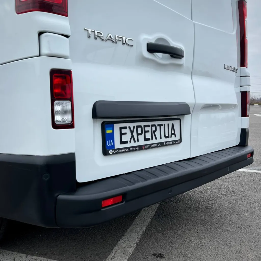 Renault Trafic Long — фото 12