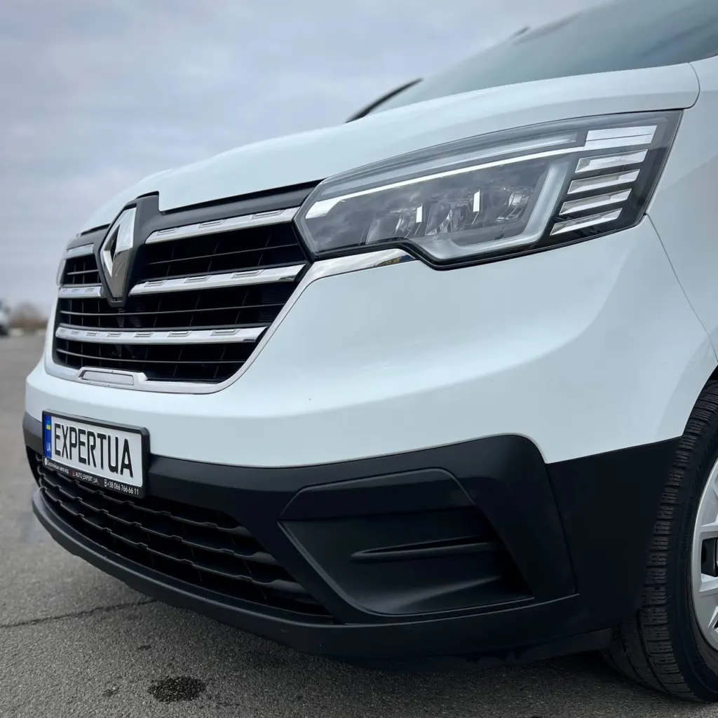 Renault Trafic Long — фото 11