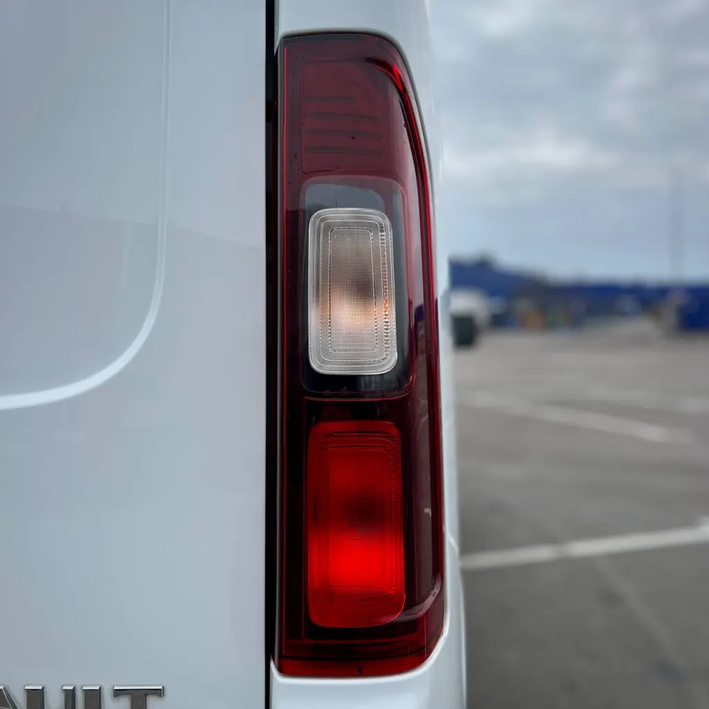 Renault Trafic Long — фото 10