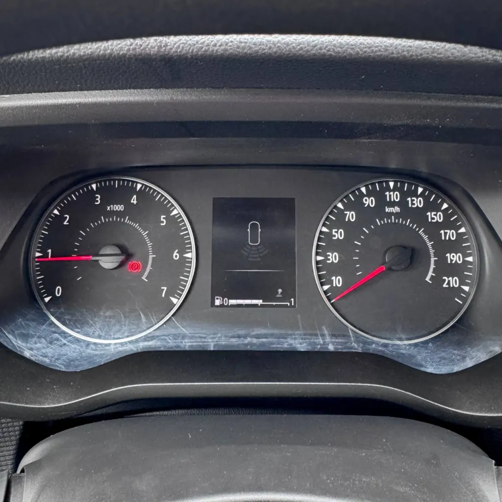 Renault Trafic — фото 12